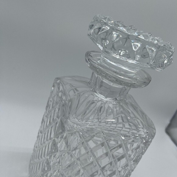 Canterbury by CESKA Crystal Decanter with stopper - Picture 3 of 9